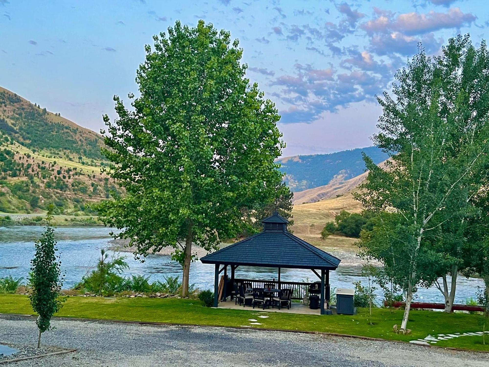 Steelhead Lodge Lucile المظهر الخارجي الصورة